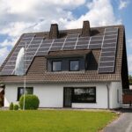 Photovoltaikanlage auf einem Familienhaus